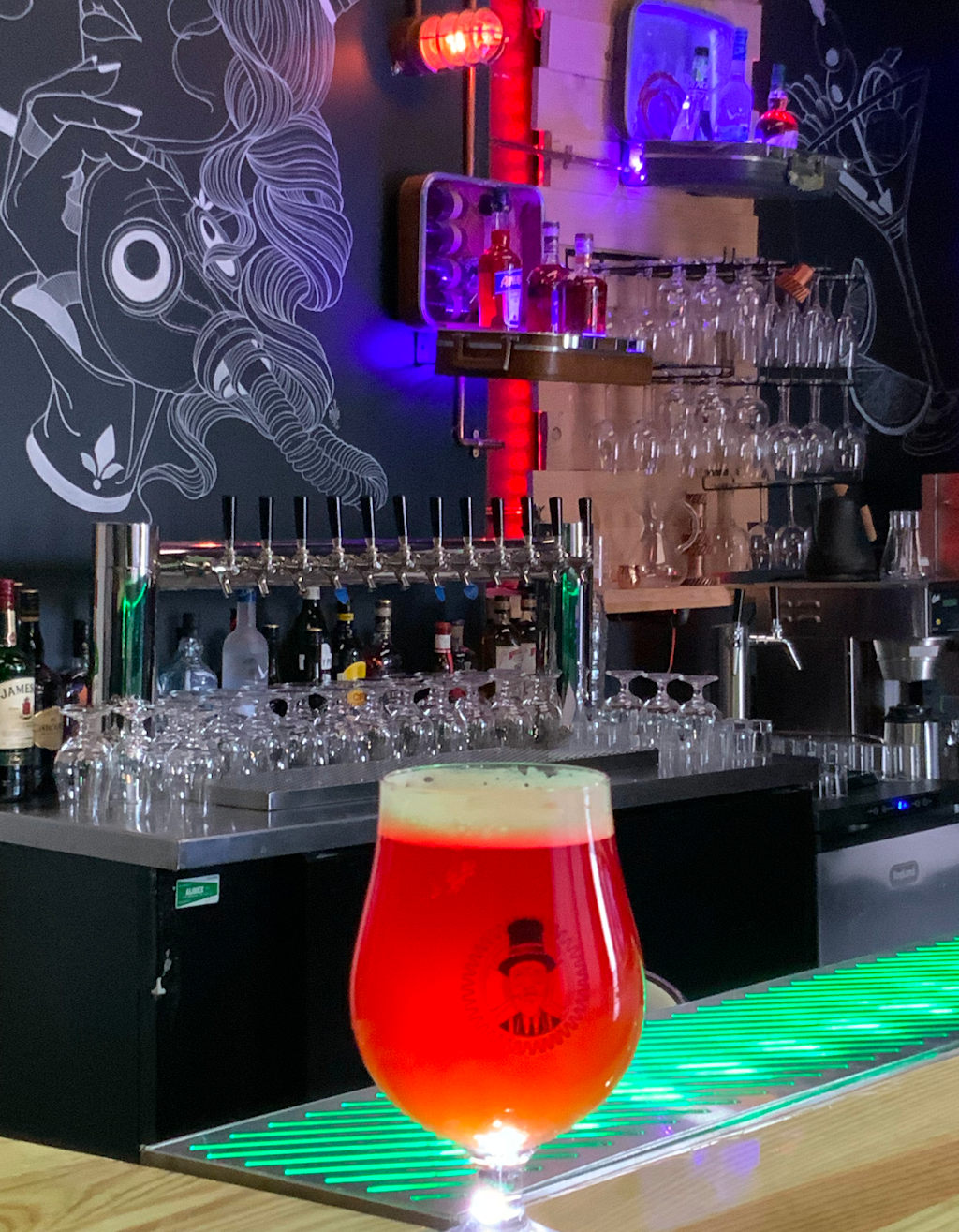 Le Laboratoire du Brasseur - Brasserie Artisanale | 77 Boulevard Georges-Gagné S, Delson, QC J5B 2E5, Canada | Phone: (514) 418-6335