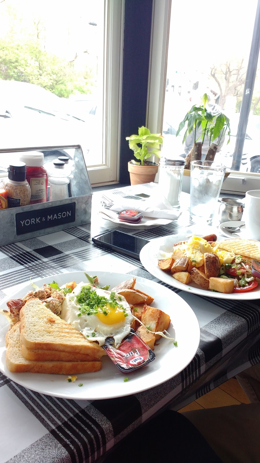 York & Mason | 105 Maple St, Port Carling, ON P0B 1J0, Canada | Phone: (705) 765-0770