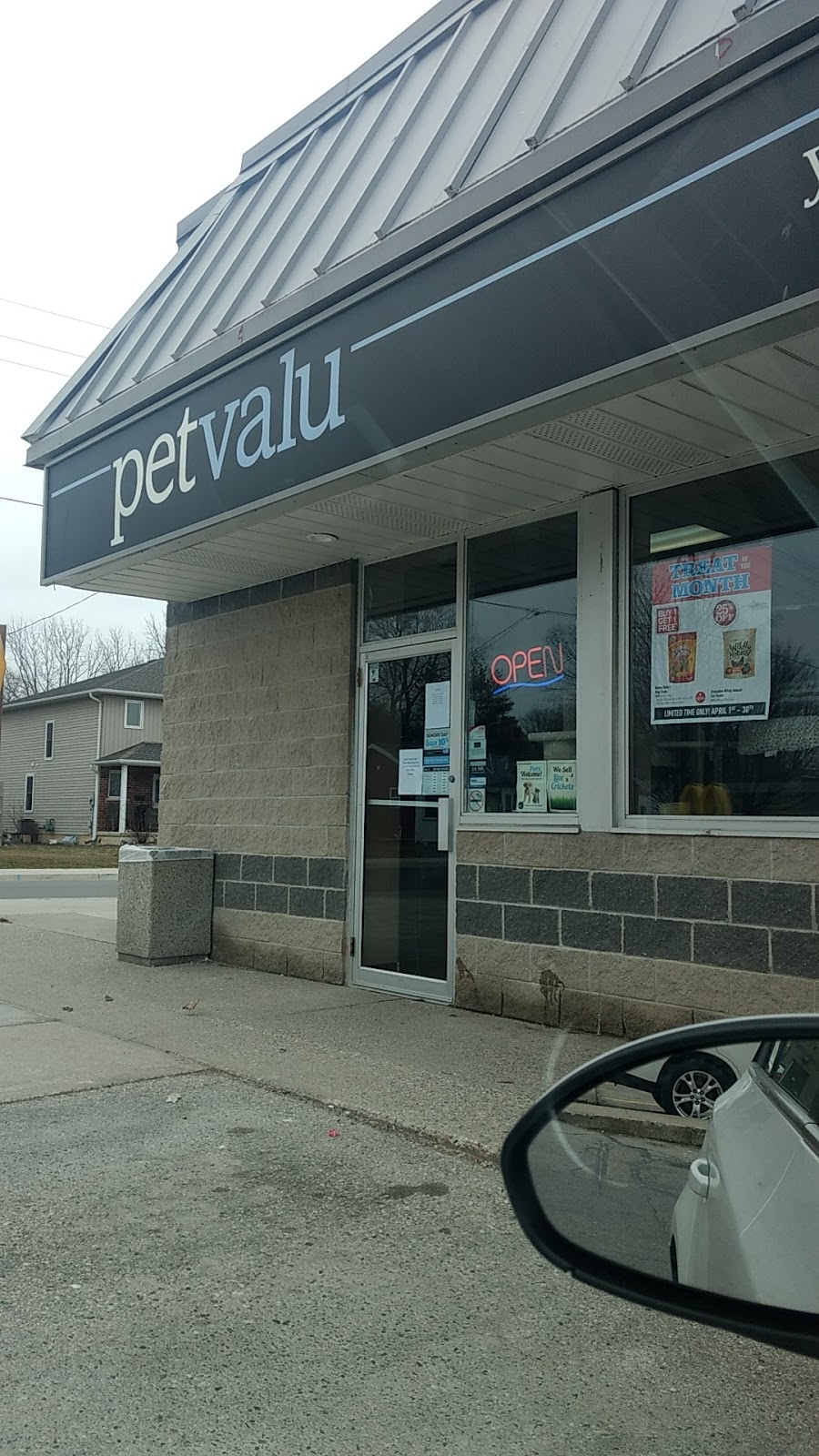 Pet Valu | 120 Thames St N, Ingersoll, ON N5C 4B1, Canada | Phone: (519) 425-1544