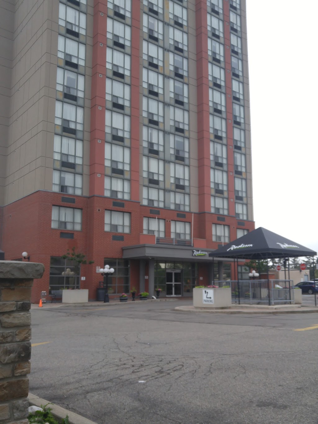 Radisson Hotel Kitchener Waterloo | 2960 King St E, Kitchener, ON N2A 1A9, Canada | Phone: (519) 894-9500