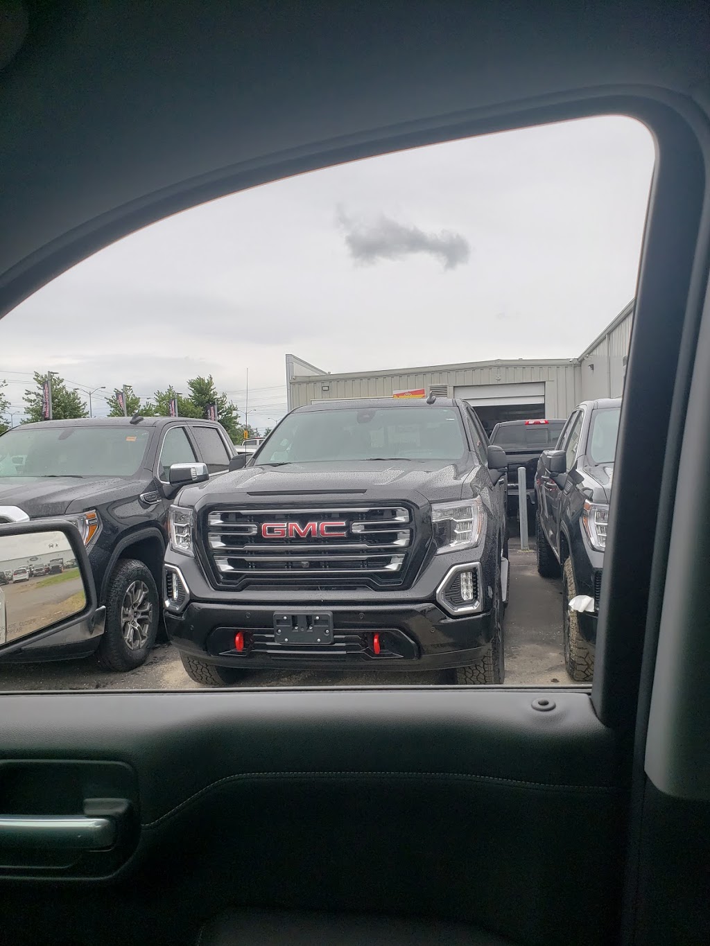 Robinson Buick GMC | 875 Woodlawn Rd W, Guelph, ON N1K 1B7, Canada | Phone: (866) 419-9927