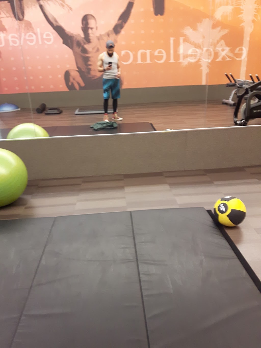 LA Fitness | 5077 Dixie Rd, Mississauga, ON L4W 0E6, Canada | Phone: (289) 724-1094