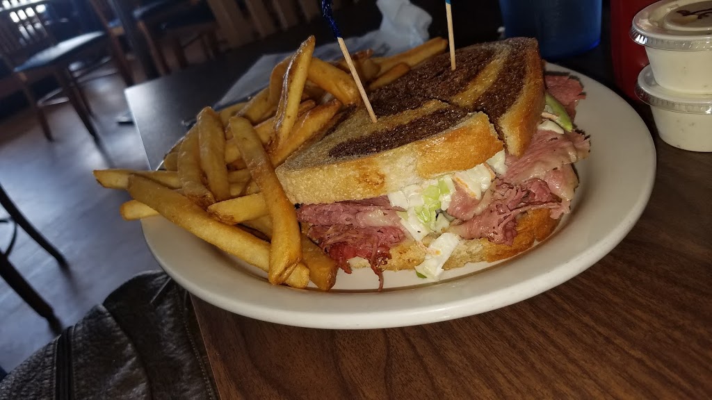 Steverinos Pizza Purgatoris Bar & Restaurant | 10980 Dunnigan Rd, Emmett, MI 48022, USA | Phone: (810) 384-6900