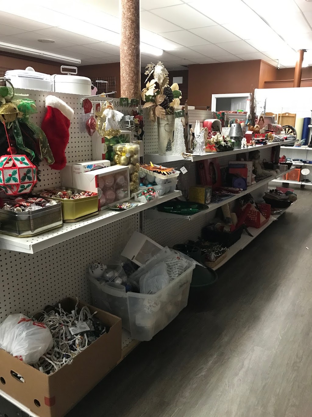 Violet Rose Gift & Thrift Shop | 2836 Nova Scotia Trunk 2, Shubenacadie, NS B0N 2H0, Canada | Phone: (902) 758-3967