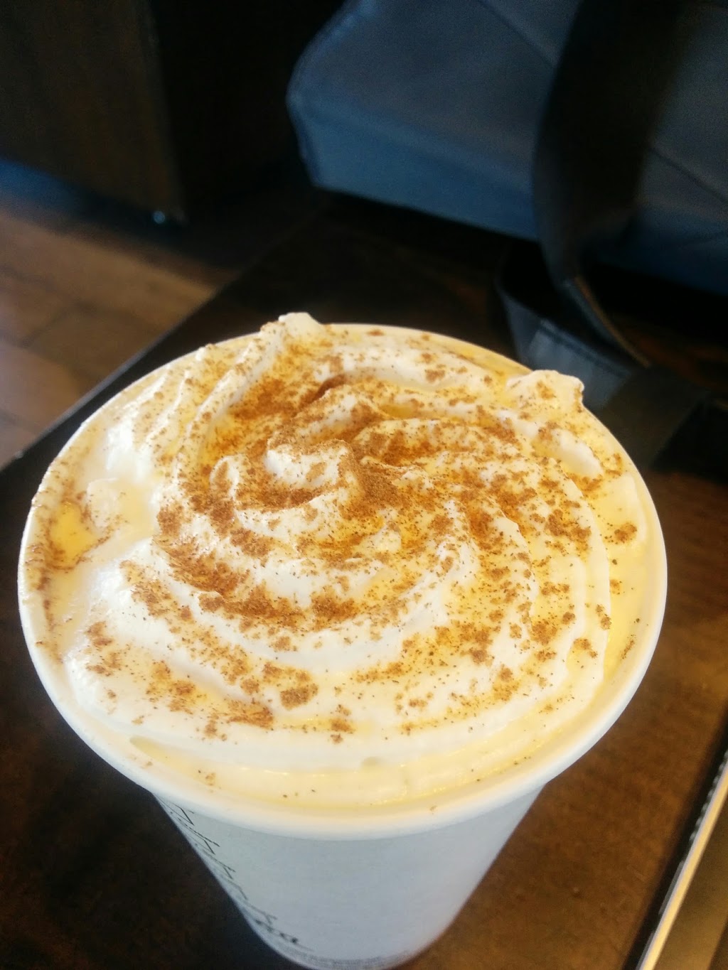 Starbucks | 3151 Lakeshore Rd #55, Kelowna, BC V1Y 2M3, Canada | Phone: (250) 762-6273