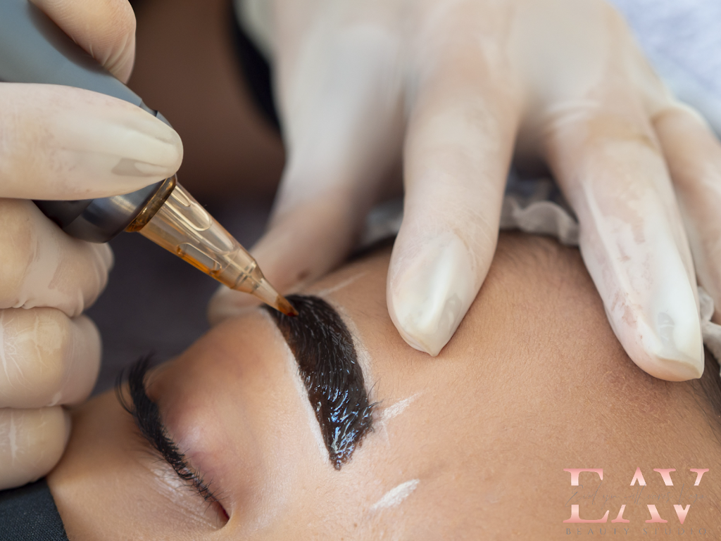 EAV Cosmetic Tattoo Studio | 7601 Bathurst St, Vaughan, ON L4J 4H5, Canada | Phone: (647) 898-7105