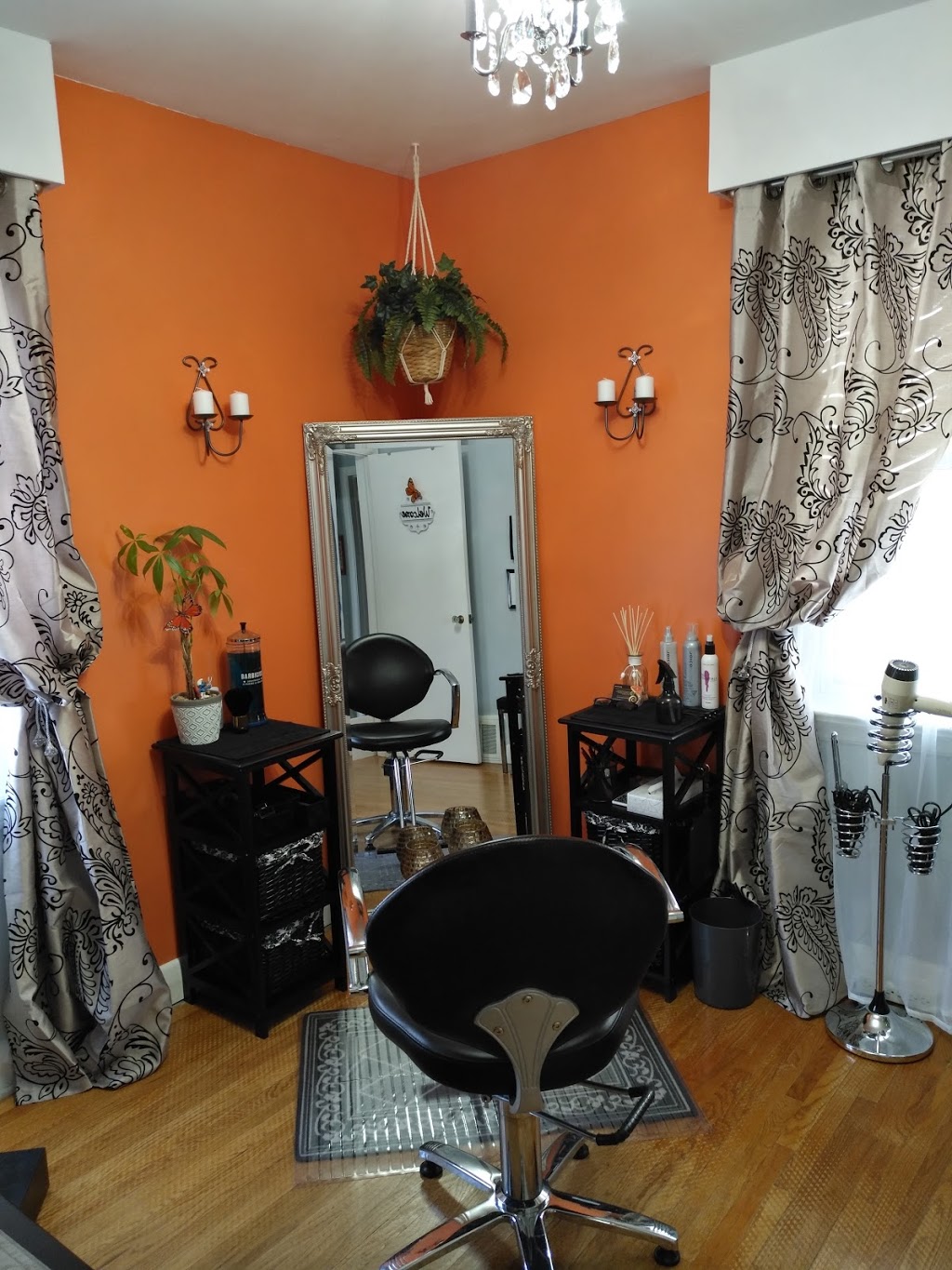 Maudes Wigs on Wheels & More | 41 Kawartha Ave, Oshawa, ON L1H 3Y7, Canada | Phone: (289) 274-4038