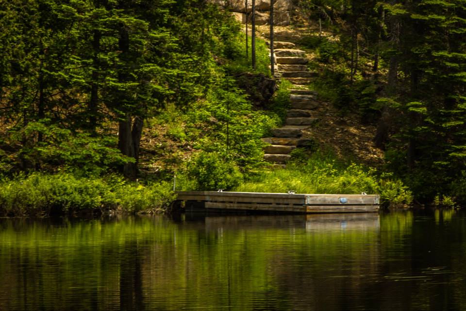 Les Berges du rocher | 2043-2399 Chemin du Lac-des-Trois-Frères, Saint-Adolphe-dHoward, QC J0T 2B0, Canada | Phone: (514) 926-4197