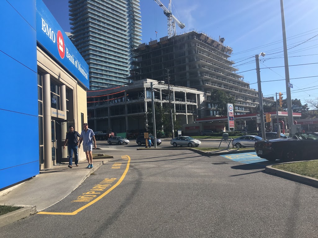 BMO Bank of Montreal | 2194 Lake Shore Blvd W, Etobicoke, ON M8V 1A2, Canada | Phone: (416) 251-6530