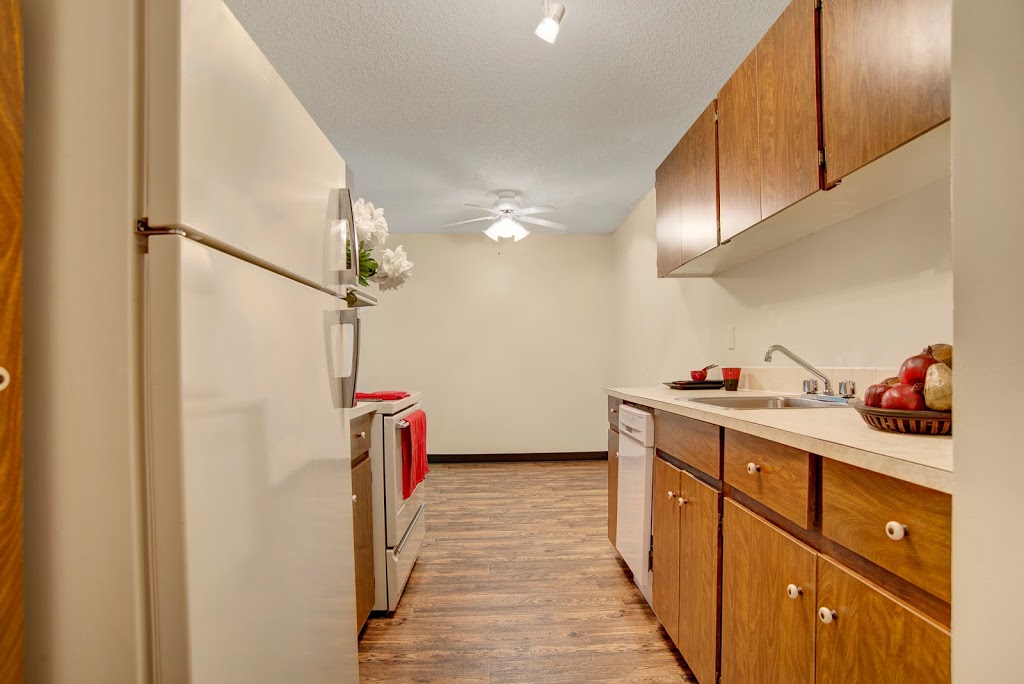Edgemont Heights Apartment Homes | 423 Pendygrasse Rd, Saskatoon, SK S7M 4Z2, Canada | Phone: (306) 978-0004