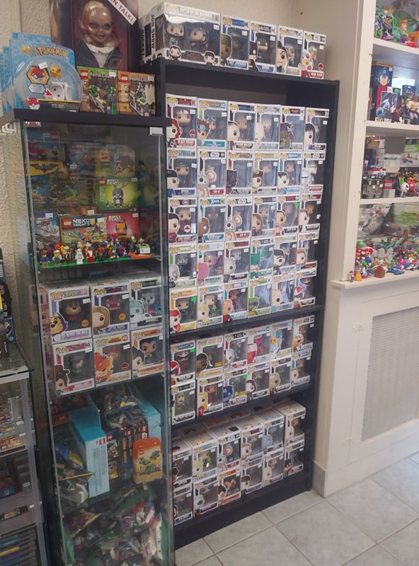 Chads Game Room | 26 King St W, Bowmanville, ON L1C 1R3, Canada | Phone: (905) 697-2170
