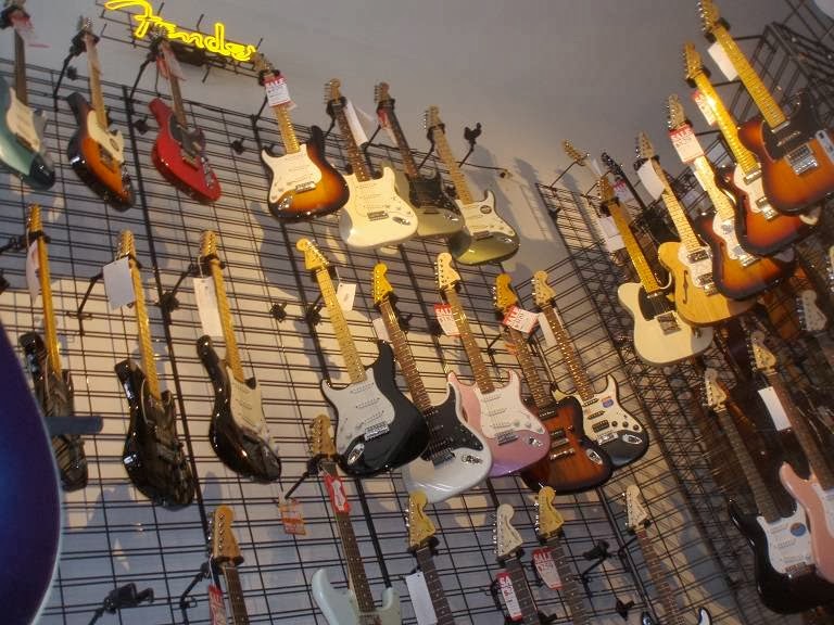 MURPHYS MUSIC | 6011 Thorold Stone Rd, Niagara Falls, ON L2J 1A4, Canada | Phone: (905) 374-7196