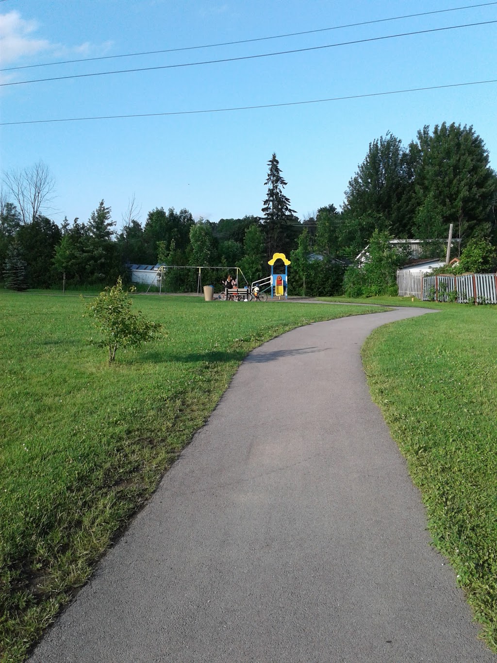 Parc du Coteau | 95 Rue de lEcorce, Gatineau, QC J8M 1R6, Canada | Phone: (819) 595-2002