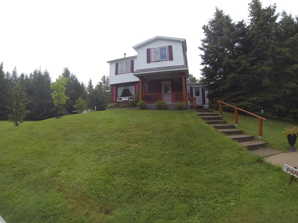 Country Cozy Bed & Breakfast | 1083 Moving Post Rd, Thunder Bay, ON P0T, Canada | Phone: (807) 767-7348