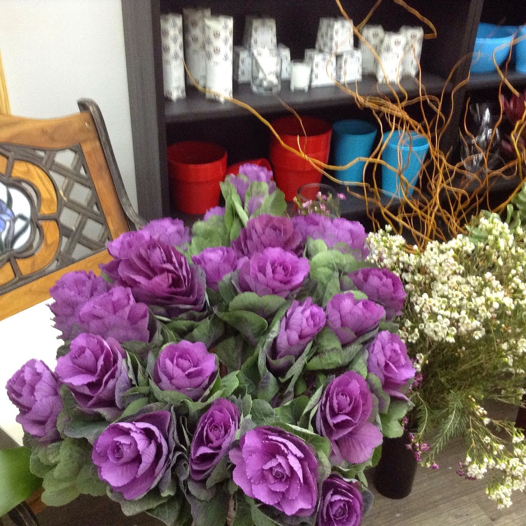 À la Fleuristerie | 2565 Rue Beaubien E, Montréal, QC H1Y 1G4, Canada | Phone: (514) 388-3378