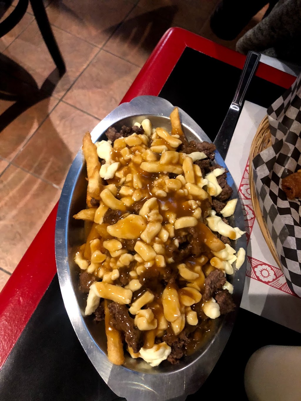 Casse-Croute La Gaspesienne | 1248 Rue Yves-Blais, Terrebonne, QC J6V 1P7, Canada | Phone: (450) 654-6300
