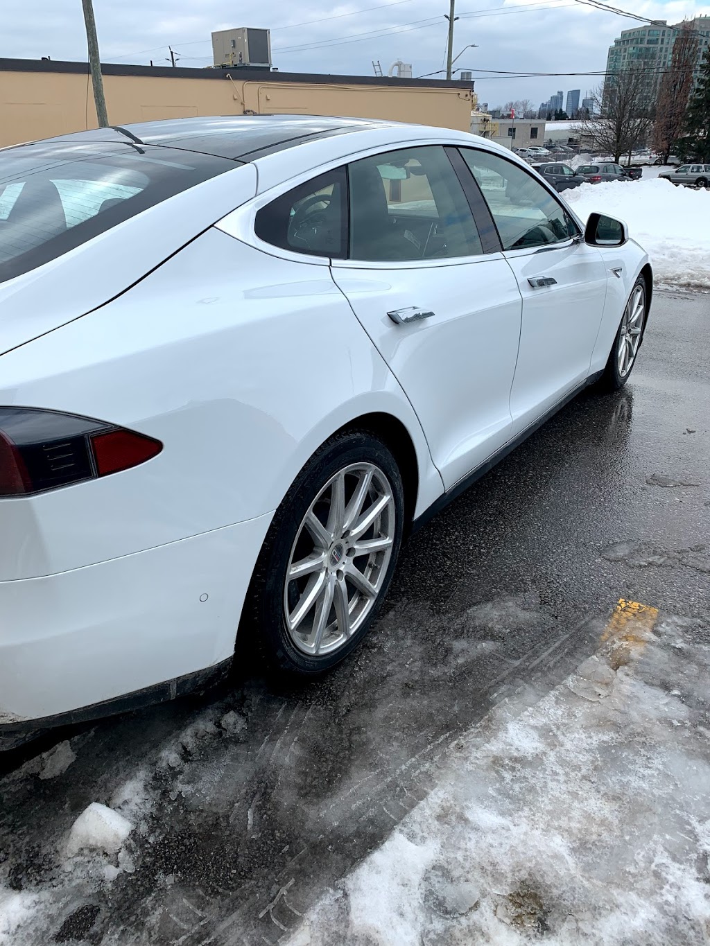 Natanya Auto Body | 27 Guardsman Rd, Thornhill, ON L3T 6L2, Canada | Phone: (905) 881-0220