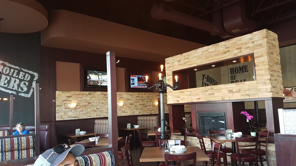 Chucks Roadhouse Bar & Grill | 125 Pedersen Dr, Aurora, ON L4G 0E3, Canada | Phone: (905) 503-8666
