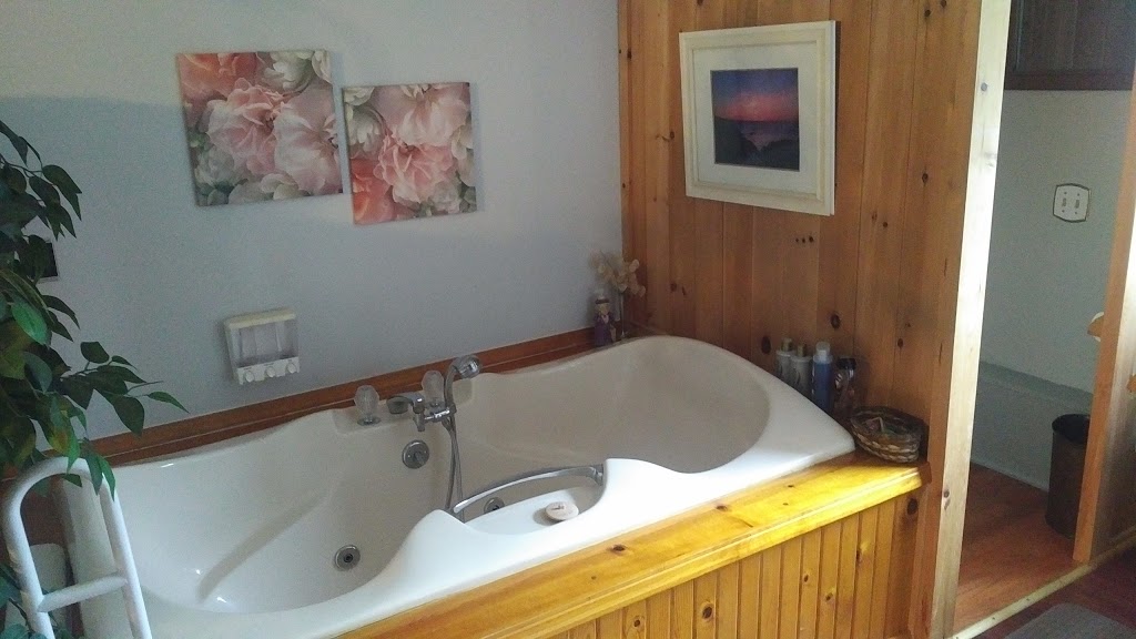 Hidden Gardens Bed & Breakfast | 274 MAIN, Berwick, NS B0P 1E0, Canada | Phone: (902) 538-0813