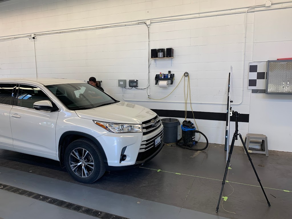 Standard Auto Glass | 429 Wharncliffe Rd S, London, ON N6J 2M6, Canada | Phone: (519) 649-4527