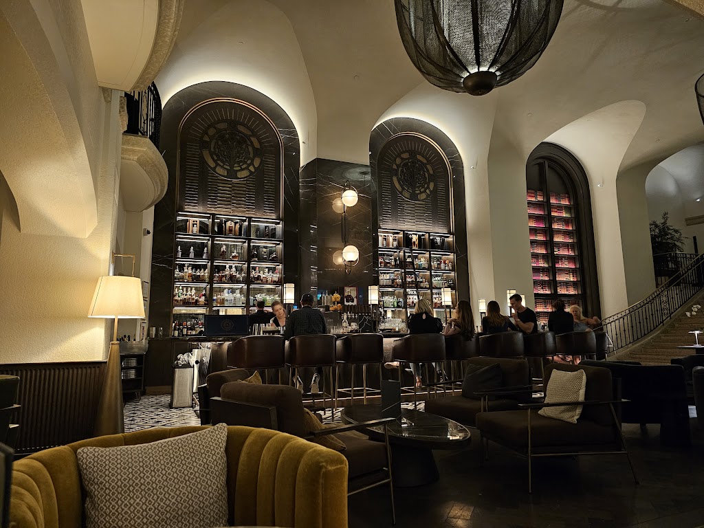 Rundle Bar at Fairmont Banff Springs | 405 Spray Ave, Banff, AB T1L 1J4, Canada | Phone: (403) 762-6860
