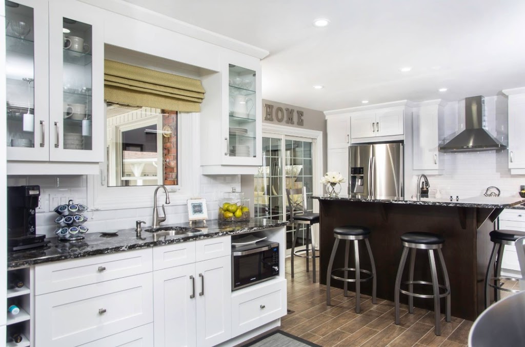 Family Home Improvements | 2744 Jefferson Blvd, Windsor, ON N8T 3C7, Canada | Phone: (519) 945-3000