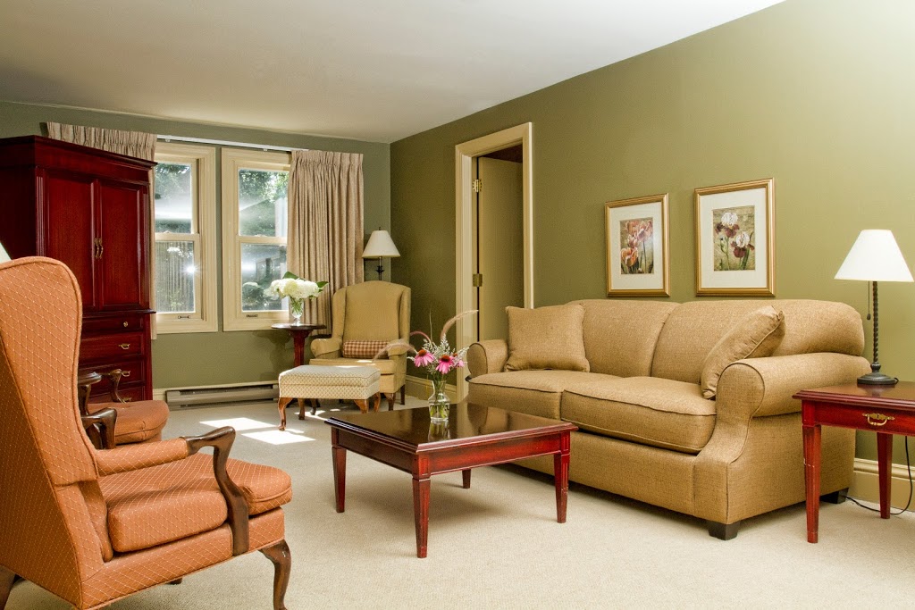 The Westover Inn | 300 Thomas St, St. Marys, ON N4X 1B1, Canada | Phone: (519) 284-2977