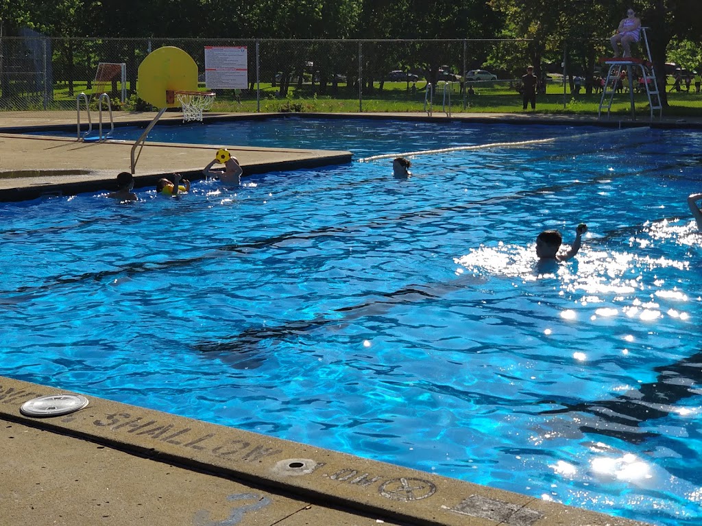 Windermere Aquatic Club | 323 Windermere Rd, Beaconsfield, QC H9W 1W1, Canada | Phone: (514) 694-6406