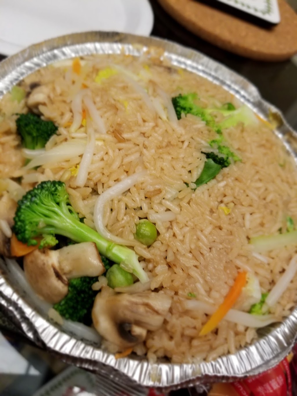 Lin’s Restaurant | 130 Hwy 20 E, Fonthill, ON L2S 1E0, Canada | Phone: (905) 892-8666