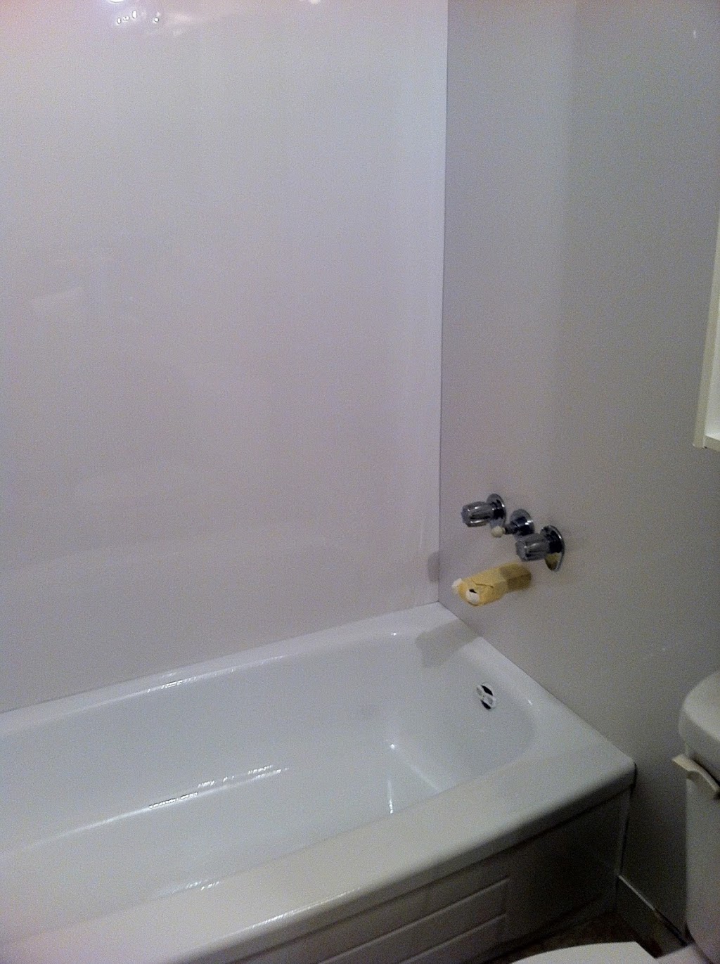 Bathmasters Reglazing | 2579 Rainville Rd, Victoria, BC V9B 3N2, Canada | Phone: (250) 885-0879