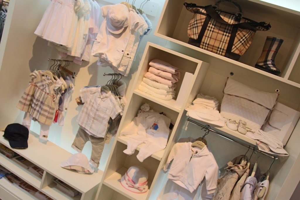 Tom & Capucine | Rockland, 2305 Rockland, Mont-Royal, QC H3P 3E9, Canada | Phone: (514) 342-0005