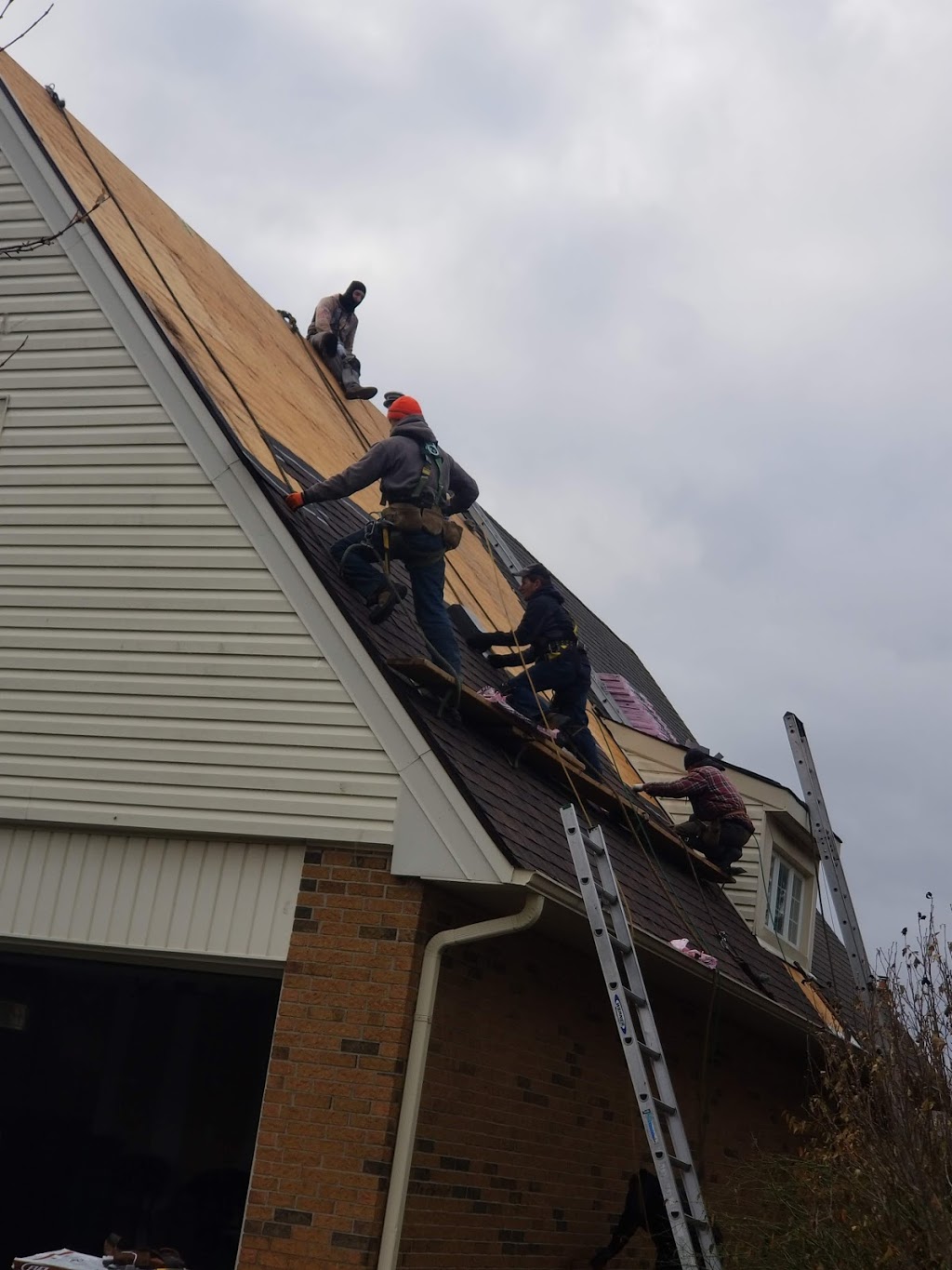 High Skillz Roofing inc Roof replacement | roof repair | shingle | 127 Morgan Ave, Thornhill, ON L3T 1R6, Canada | Phone: (647) 704-3529
