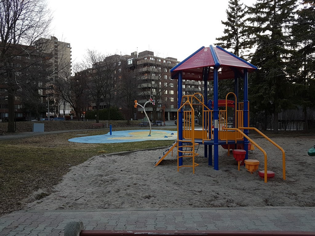 Parc Rembrandt | Avenue Rembrandt, Côte Saint-Luc, QC H4W, Canada | Phone: (514) 872-0311