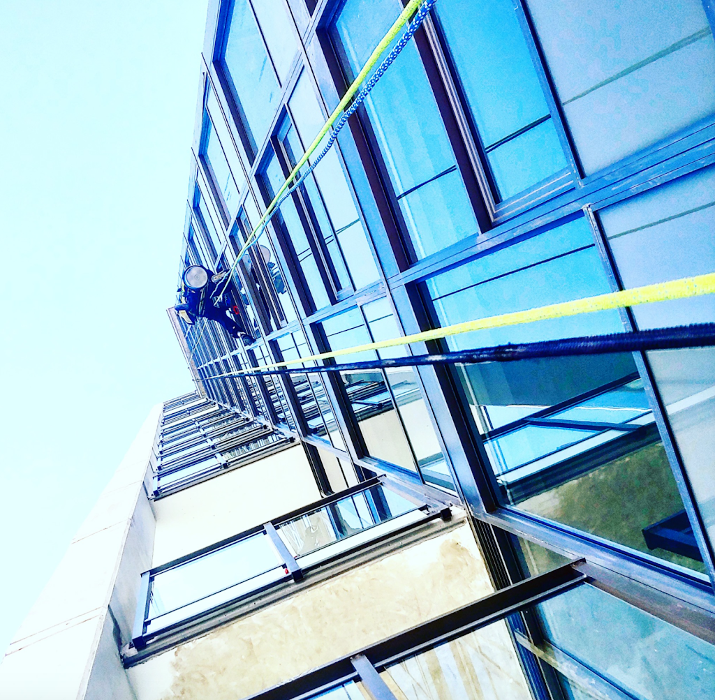 The Window Viper Glass & Gutter Cleaning Service Inc. | 6054 Chippewa Rd, Duncan, BC V9L 5P5, Canada | Phone: (250) 815-5877