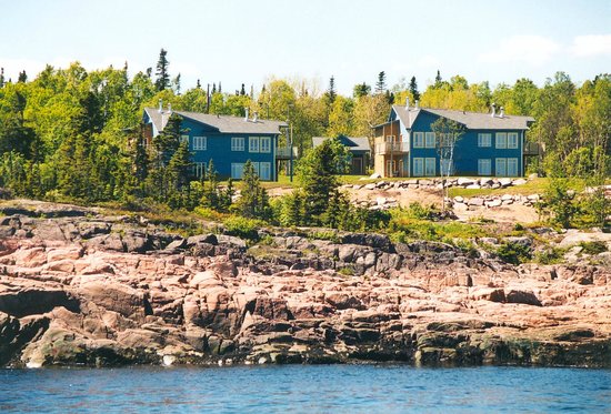 Vacances Essipit | 46 Rue de la Réserve, Les Escoumins, QC G0T 1K0, Canada | Phone: (418) 233-2266