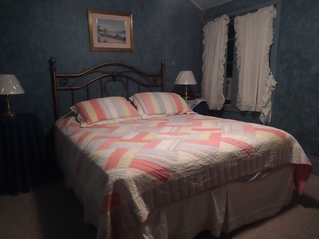 Windspire Inn | 276 Mill St, Port Elgin, ON N0H 2C0, Canada | Phone: (519) 389-3898