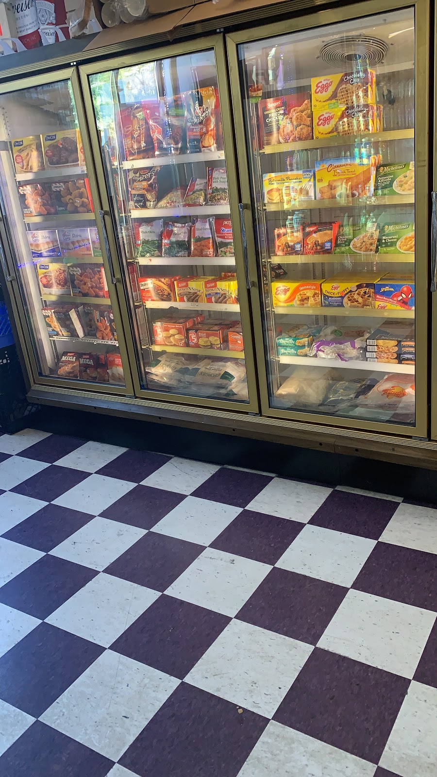 Snack and deli | 39 Locust St, Lockport, NY 14094, USA | Phone: (716) 727-3200