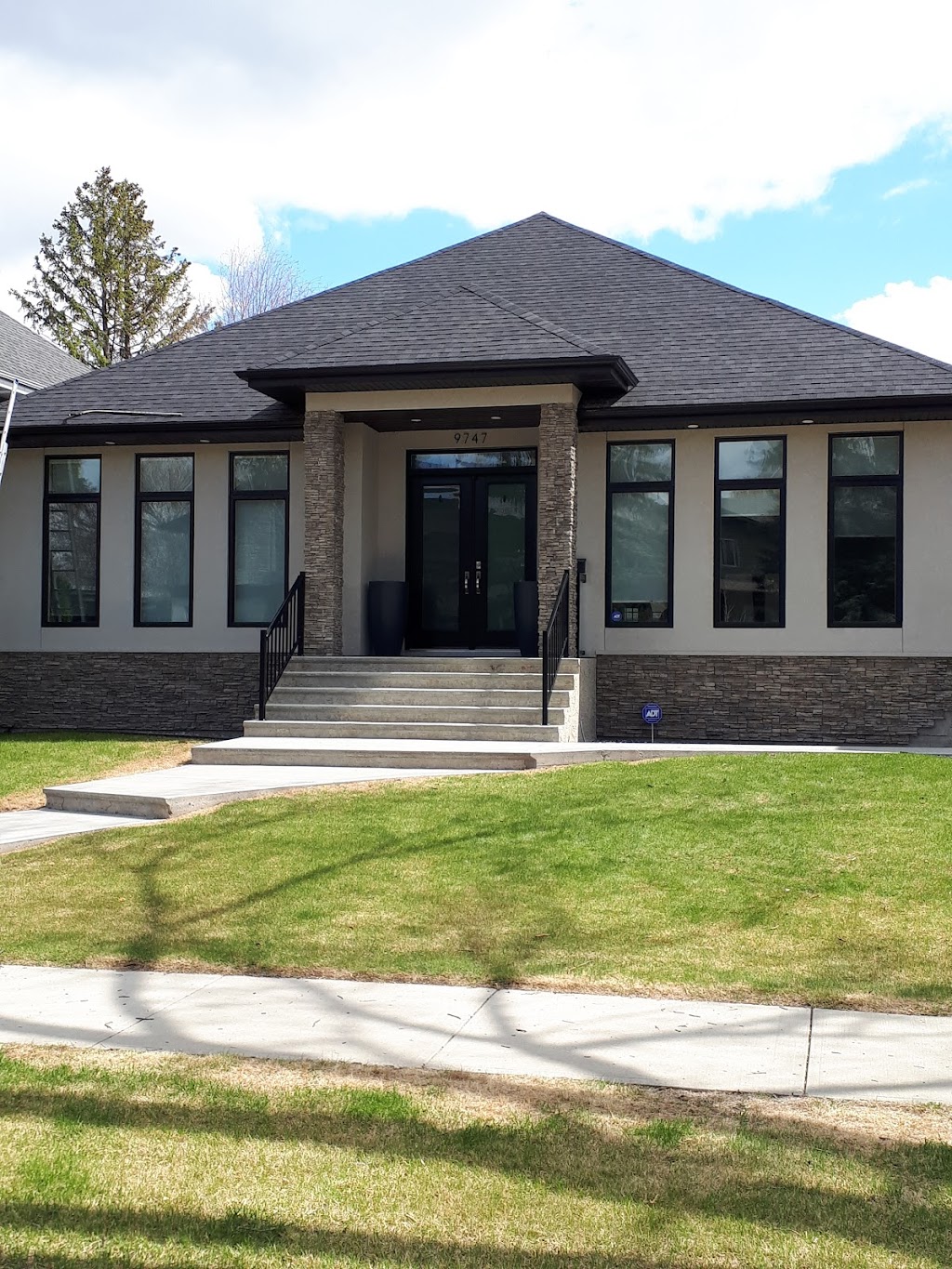 Team Inc Roofing | 5010 76 Ave NW, Edmonton, AB T6B 0A6, Canada | Phone: (780) 267-7663