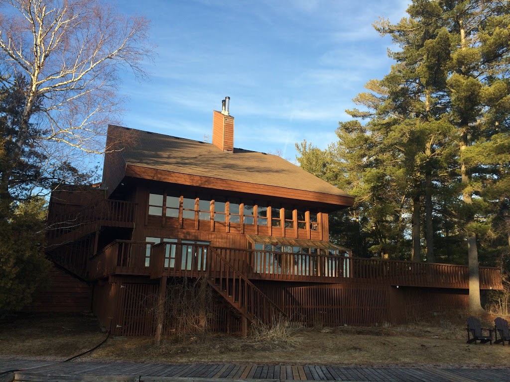 Westwind Inn | 37 Fire Rte 21 Rd, Buckhorn, ON K0L 1J0, Canada | Phone: (705) 657-8095