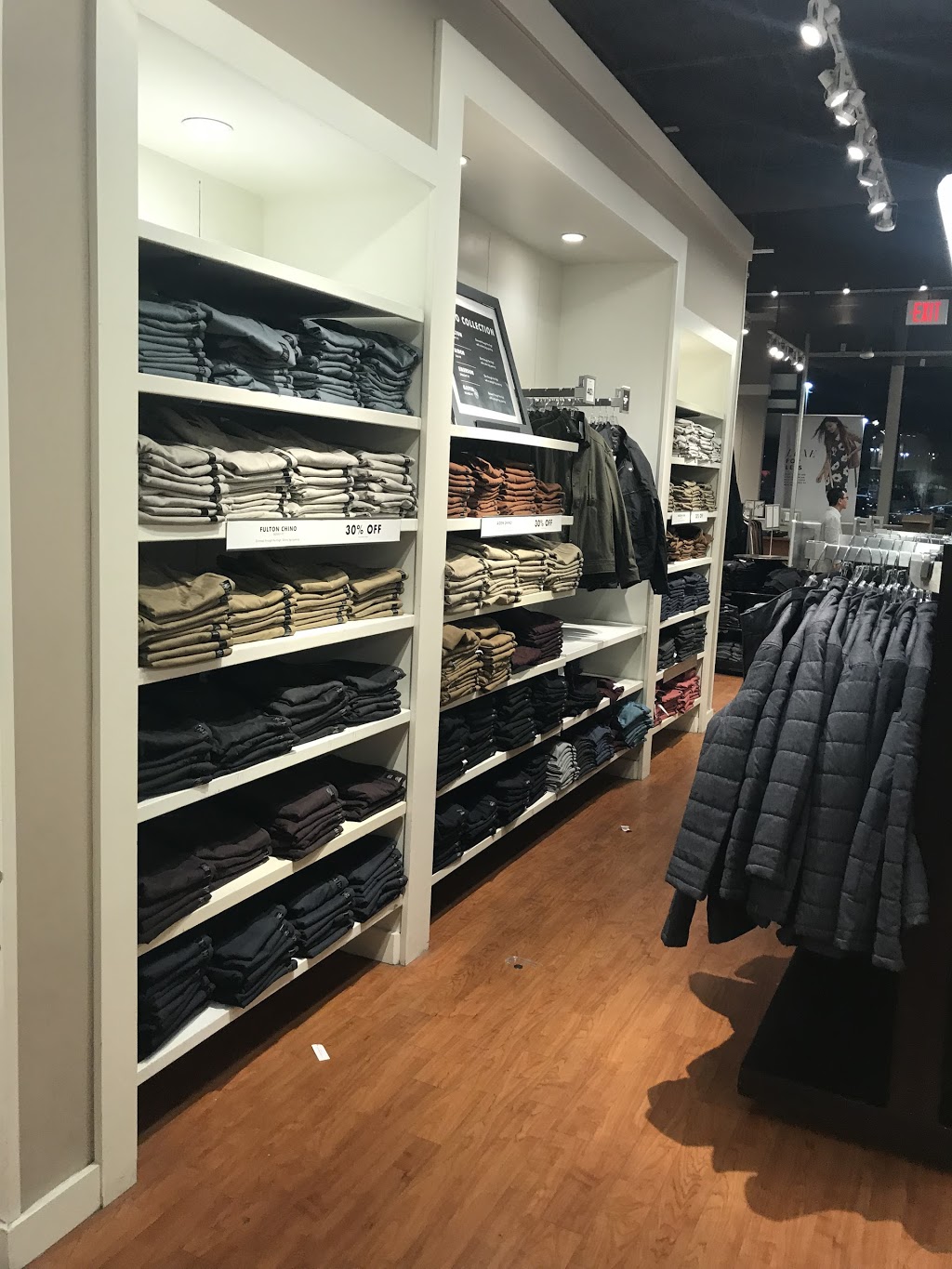 Banana Republic Factory Store | 5950 Rodeo Dr Ste. 2B, UNIT B, Mississauga, ON L5R 3V6, Canada | Phone: (905) 507-2100