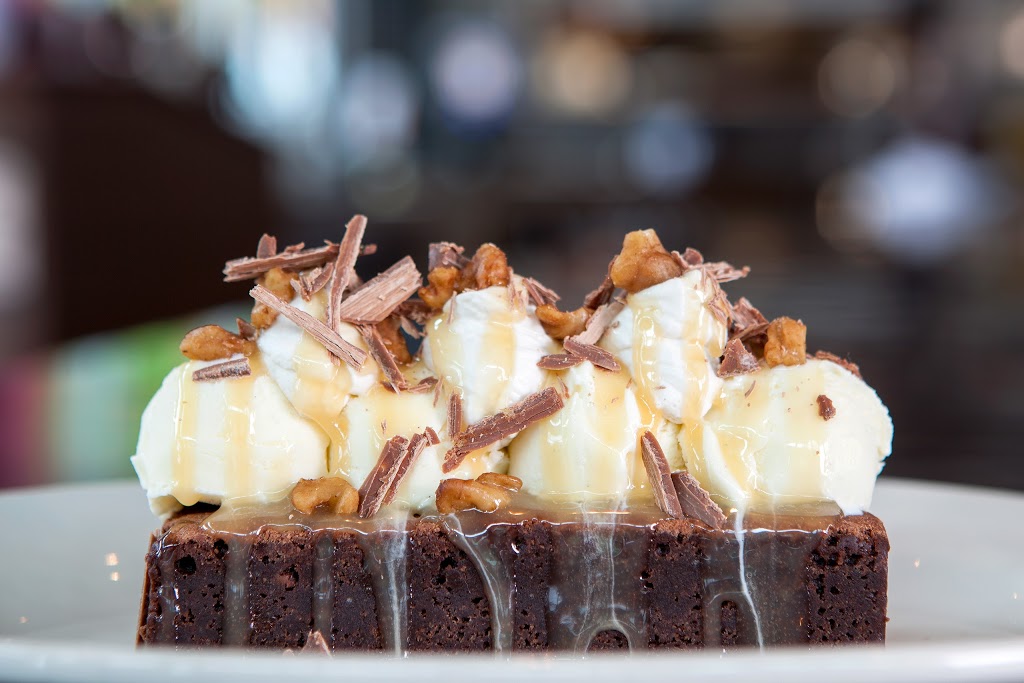 Browns Socialhouse Albany | 12820 167 Ave NW, Edmonton, AB T6V 1J6, Canada | Phone: (780) 540-2820