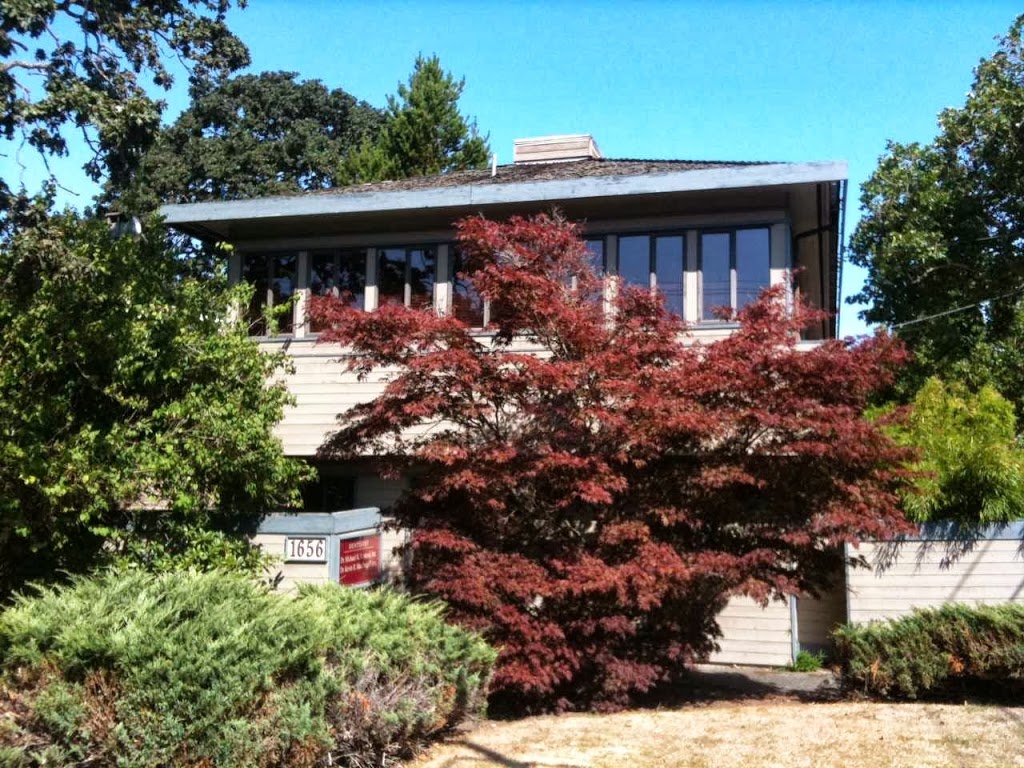Dr Michael Binstead Inc | 1656 Haultain St, Victoria, BC V8R 2K9, Canada | Phone: (250) 595-1321