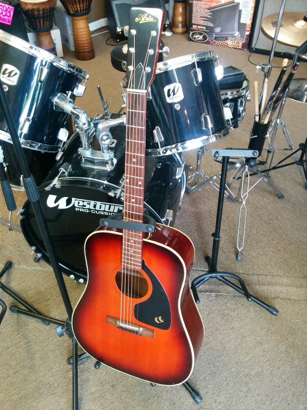 Magasin de musique Michel Héroux | 5141 Rue Principale, Saint-Félix-de-Valois, QC J0K 2M0, Canada | Phone: (450) 898-1345
