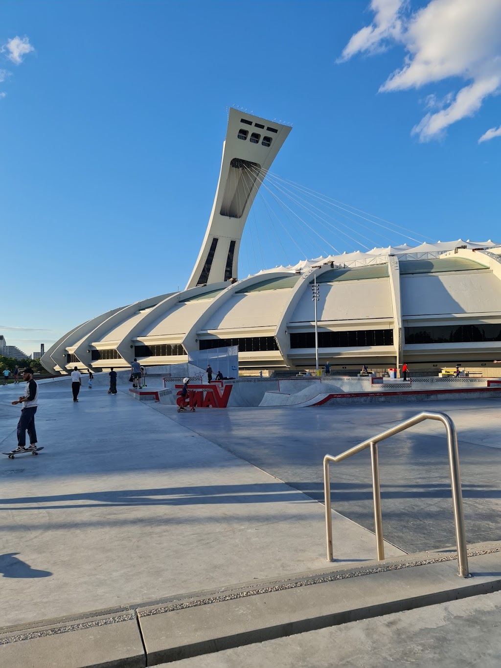 Vans skatepark | Esplanade du Parc olympique, 4545 Av. Pierre-De Coubertin, Montréal, QC H1V 3N7, Canada | Phone: (514) 252-4141