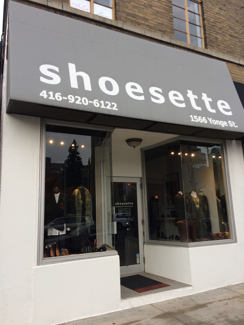 Shoesette | 1566 Yonge St, Toronto, ON M4T 1Z7, Canada | Phone: (416) 920-6122