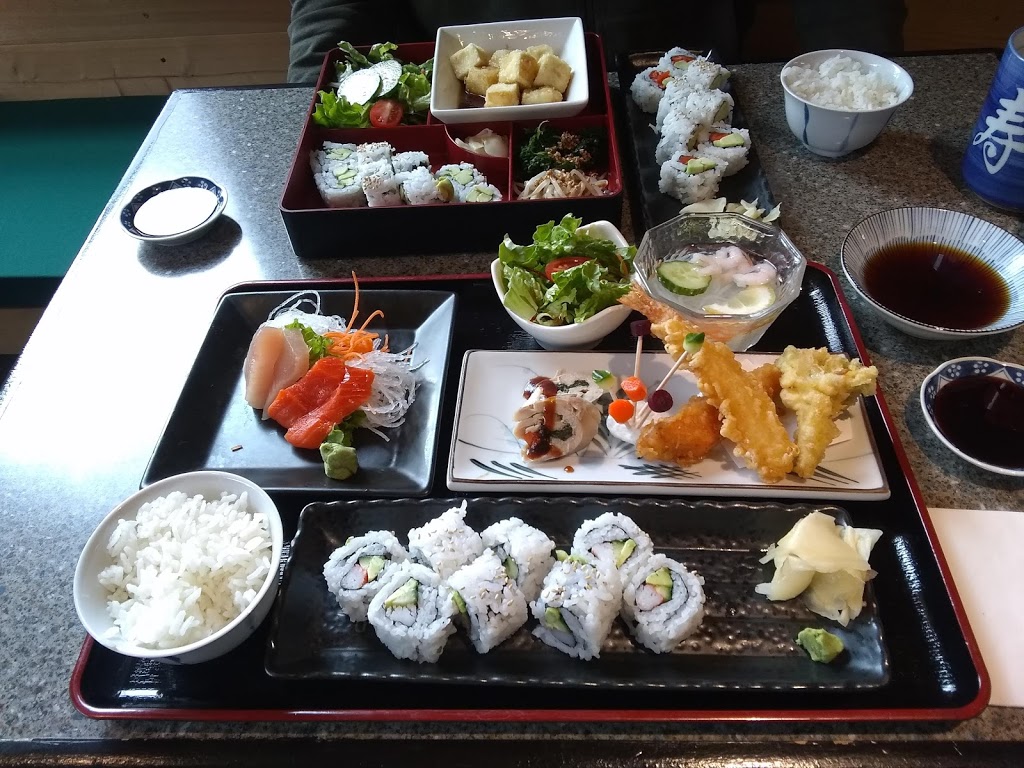 Mamas Japanese Kitchen | 12808 Madeira Park Rd, Madeira Park, BC V0N 2H1, Canada | Phone: (604) 883-9190