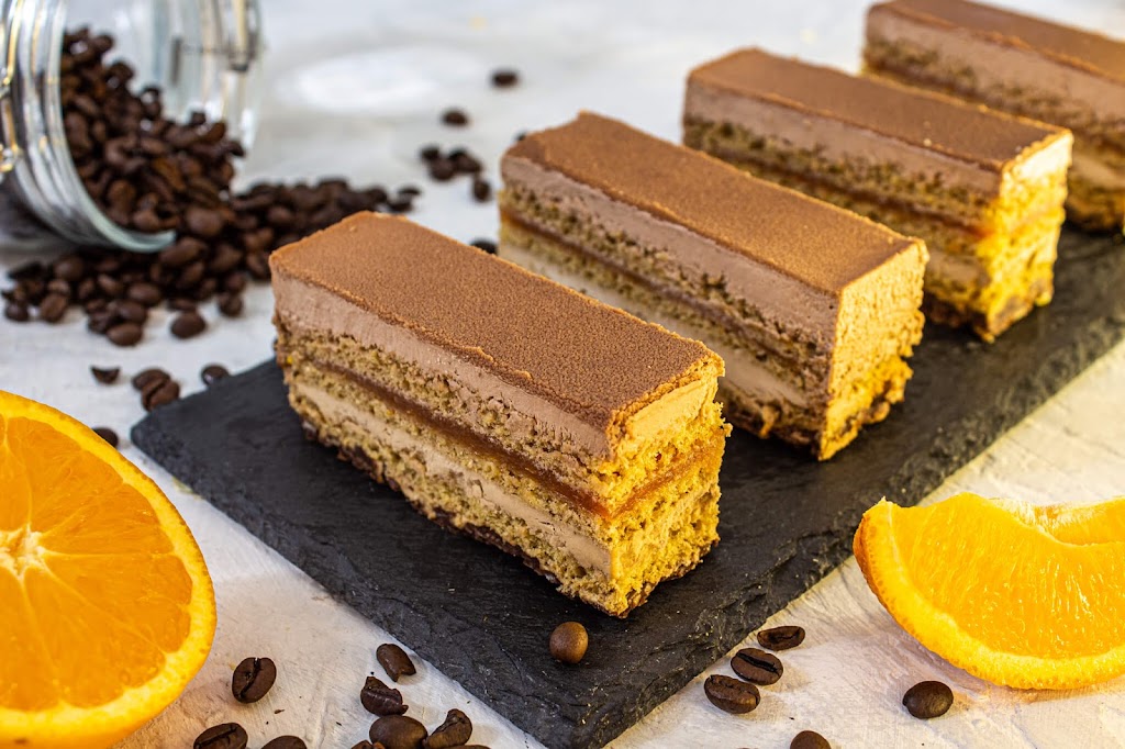 Zephyr Pâtisserie | 1582 Rue du Bordelais, Saint-Lazare, QC J7T 2C1, Canada | Phone: (514) 651-9794