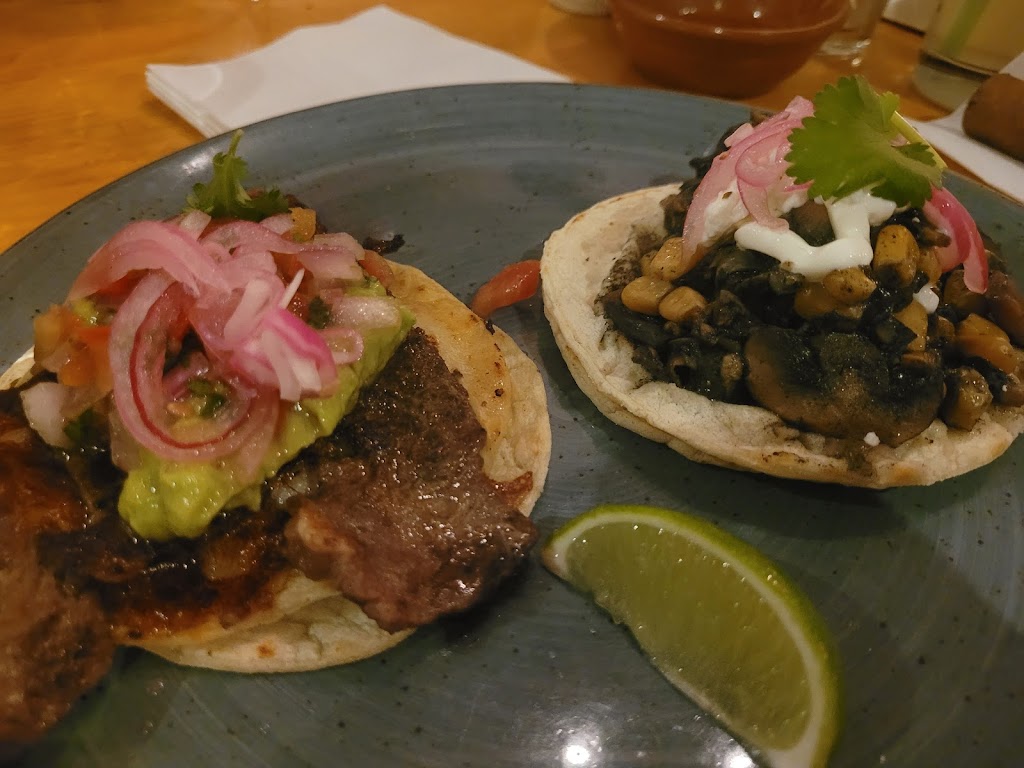 Le Karisma Taco Bar | 114 Av. Laurier O, Montréal, QC H2T 2N7, Canada | Phone: (514) 277-9500