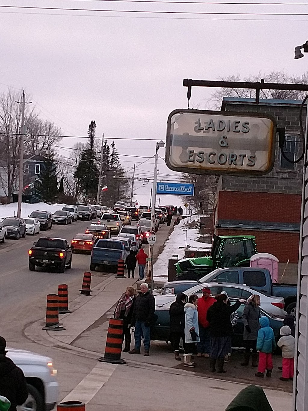 Douglas Tavern | 5240 Queen St, Douglas, ON K0J 1S0, Canada | Phone: (613) 649-2242