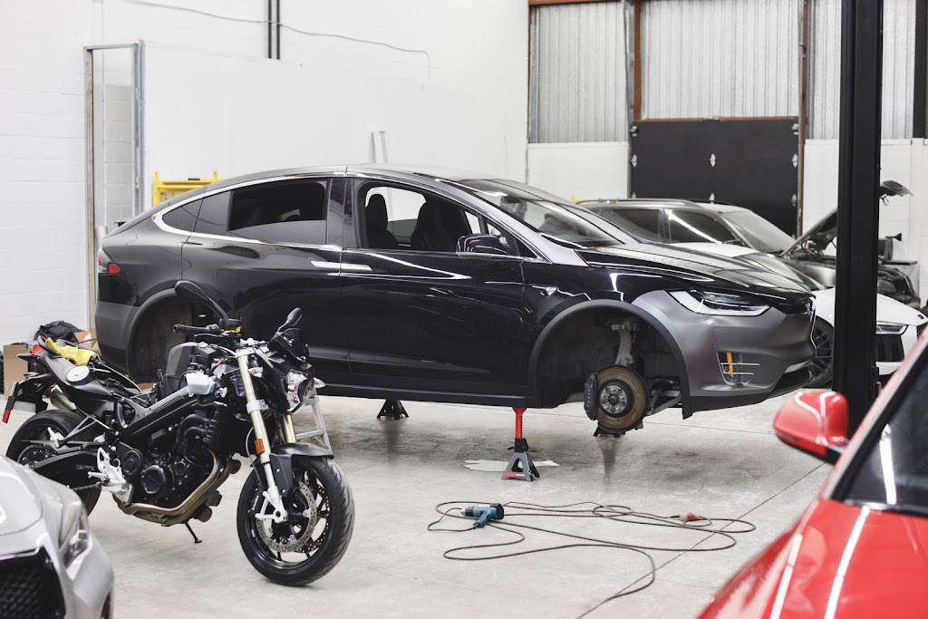 Autokosmet X | 5401 Rue Armand-Frappier, Saint-Hubert, QC J3Z 1J4, Canada | Phone: (438) 884-4086